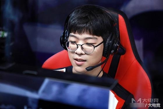 LOL-LCK:Smeb无惧 军训 塔下反杀!KT夏季赛