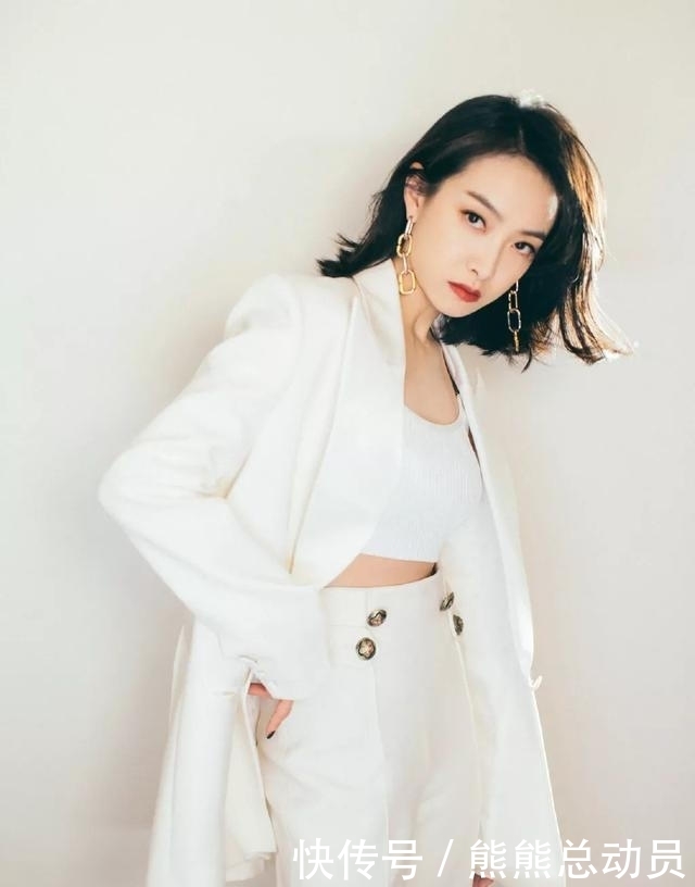  『感觉』大风衣完全失宠了！今年流行的“白西装外套”，时髦气质更高级！