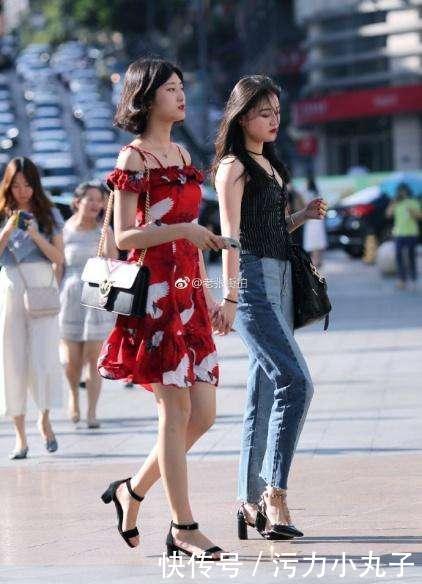 街拍：清纯可爱的小姐姐大长腿搭配休闲黑高跟，气质不俗！