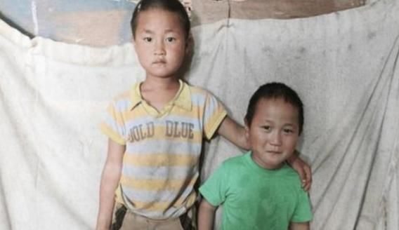  『传统观念』夫妻俩18年生下10个孩子,如今靠拾荒为生,问其超生原因夫妇脸红