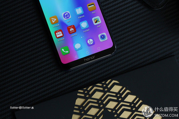 数码测评 篇二:1099元的手机，一篇原创的荣耀畅玩8C蓝色版图赏，好不好看?