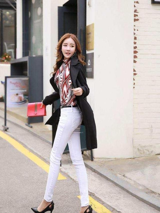 紧身裤让你变得修长又高挑，增加不少的立体感！