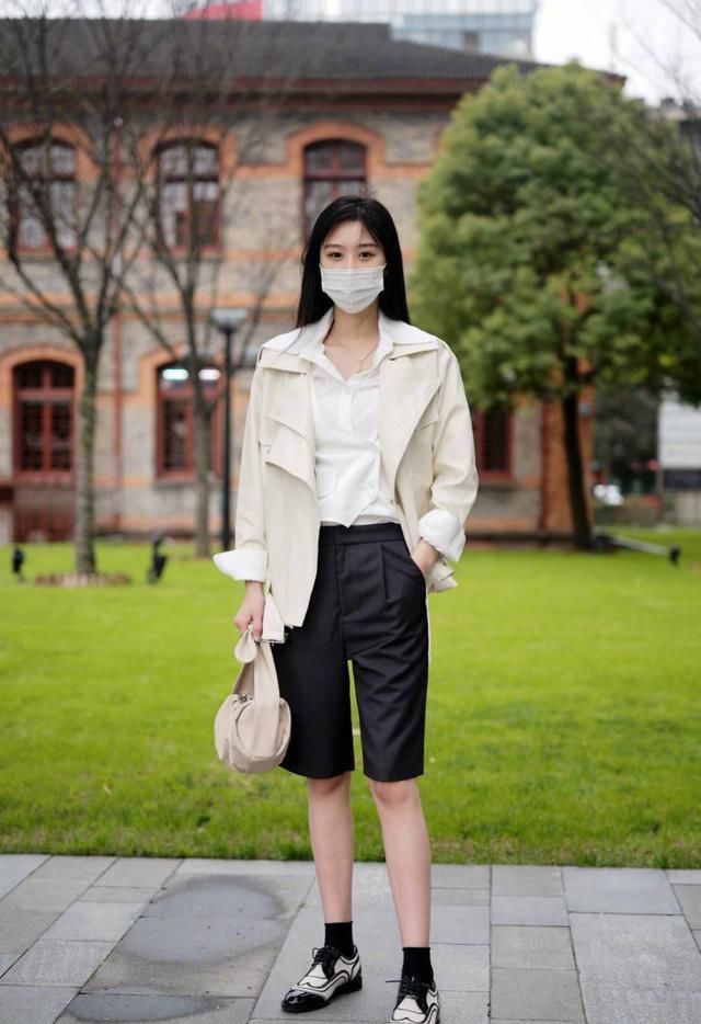 【女生】原来中国女生才最时髦,看杭州女生的街拍穿搭,我们才是真的会穿
