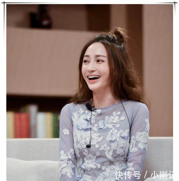 看了马伊琍的礼服裙，再看看姚笛，真的想对文章说一句好福气！