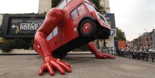 世界上最奇葩的公交车：可以做俯卧撑，全球仅此一辆！