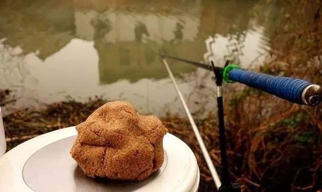  「钓鱼的人」都是同龄人，讲述钓鱼和不钓鱼的区别，看完这些你会不会有感触