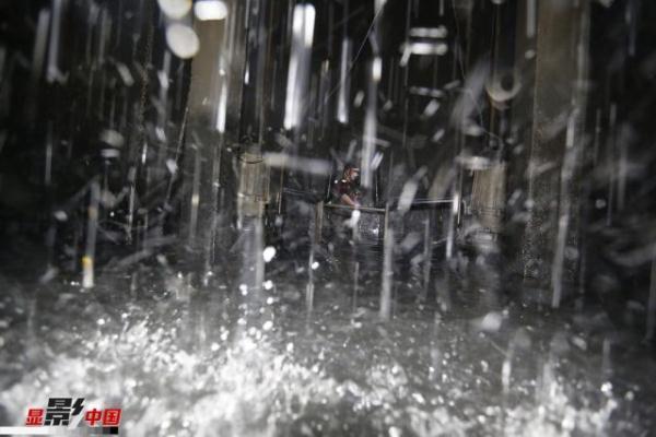 高铁如何“排泄”？ 揭秘15米深井下的“男保姆”