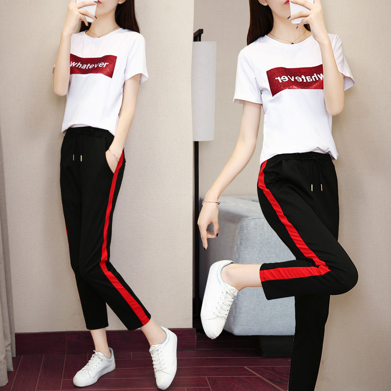 女人运动服要修身,傲人身姿,曲线撩人,彰显魔鬼身材,显气质