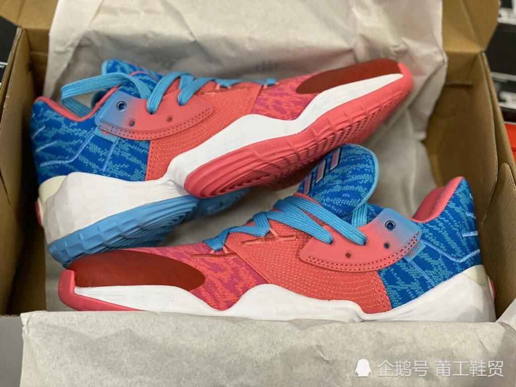  开箱|颜值提升却丢弃了性能，实战还能香吗？阿迪达斯Harden 4粉蓝开箱！