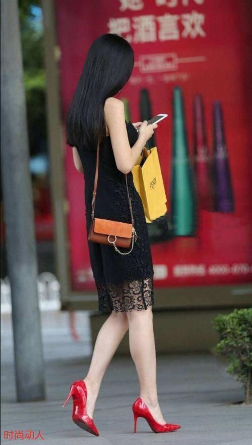 #形容#时尚魅力的连衣裙,遇见“动人的小姐姐”怎是一句话能够形容的!