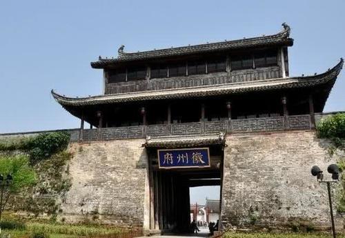 徽州古城，一座已有2200多年历史的古城，神秘厚重