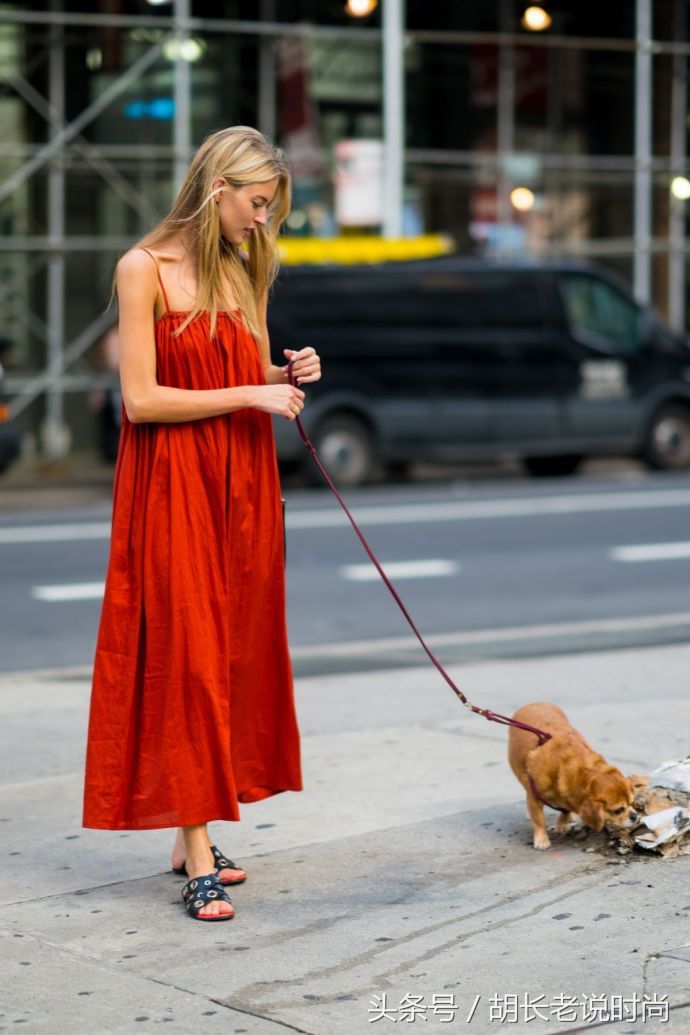 维密天使小姐姐 玛莎亨特出街遛狗，这气质也是逆天