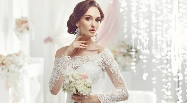  选择婚纱：女孩一生中最重要的一件衣服，婚纱；怎样选择，才能光彩夺目