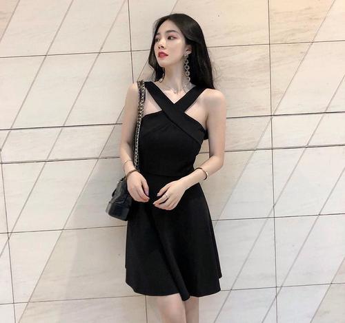 时尚轻奢小黑裙，潮流街头，气质宴会，show动吸睛超有范