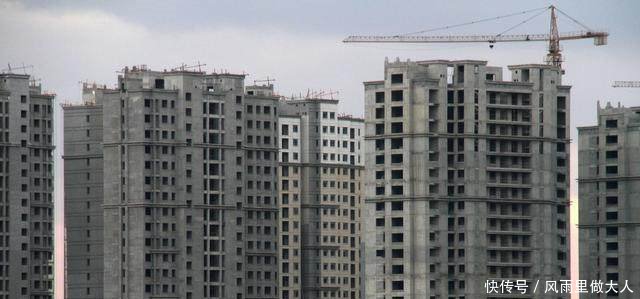 为何城市楼房建个不停，而农村盖房却被禁止，背后的原因令人心酸