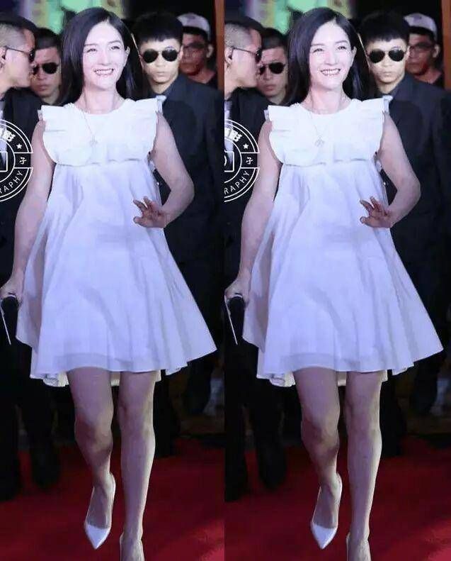 谢娜晒娃，宝宝又长大了不少，宝妈简直美到一定程度!