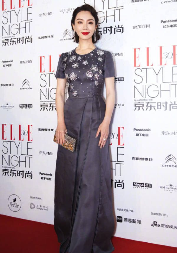 陈数不愧为口红达人,选对色号艳压群芳,这才是明星的最爱!