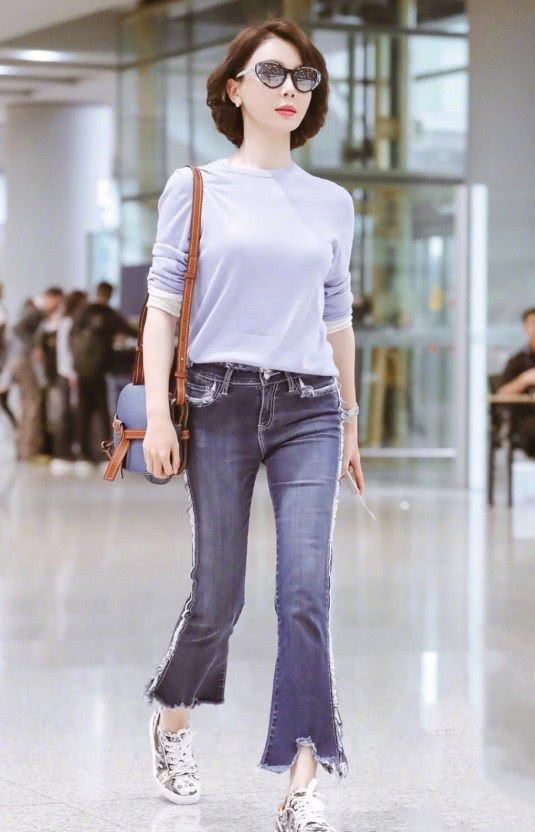 陈数解锁裤子新玩法!穿一条牛仔裤,怎么薄得跟纸一样?