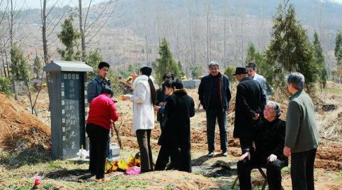 『清明节』清明禁止扫墓,农村路口多,该怎样防控?