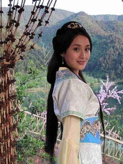  『酷似』她酷似杨幂搭档刘诗诗，出演情深深雨蒙蒙，如今出演枕上书认不出