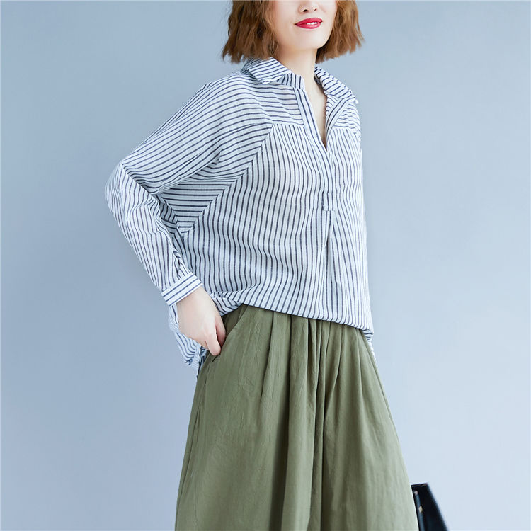 秋老虎别穿毛衣，太热!试试当下流行的棉麻小衫，迷人忒好看