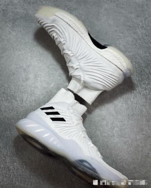 『球鞋』一双被忽略的高性能球鞋,超弹Boost中底,维金斯2017开箱