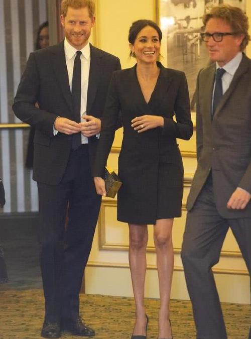 梅根王妃一个月后再次亮相,双腿变得纤细,越来越有王妃范