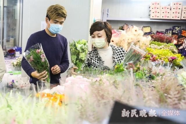  『春天』市民走出家门 去上海最大花市把春天带回家