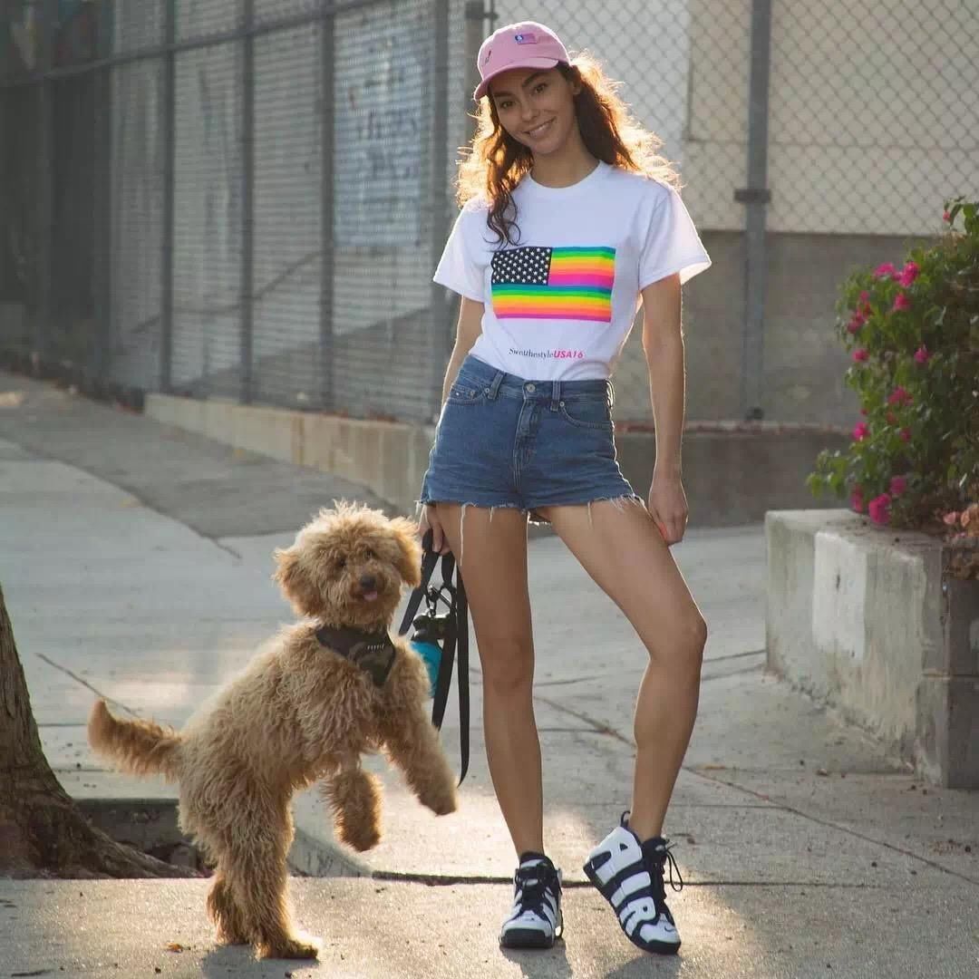 不爱穿Bra和裤子的潮流女神，让人看了就血脉喷张!