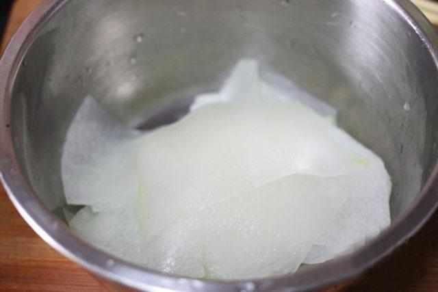 女人长眼袋别慌!当垃圾扔的“它”是宝贝，让你抚平眼袋年轻十岁