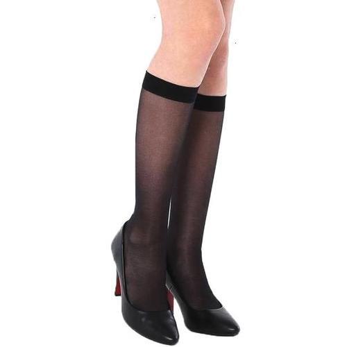 塑身美腿的黑色丝袜，让女人气质更出众