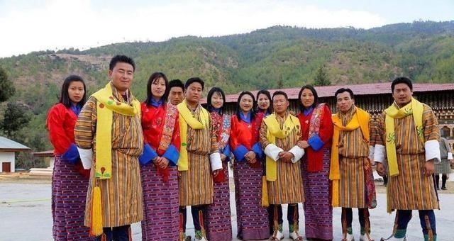 这个国家的人,长得和中国人一样,比四川人更能吃辣,却从未建交