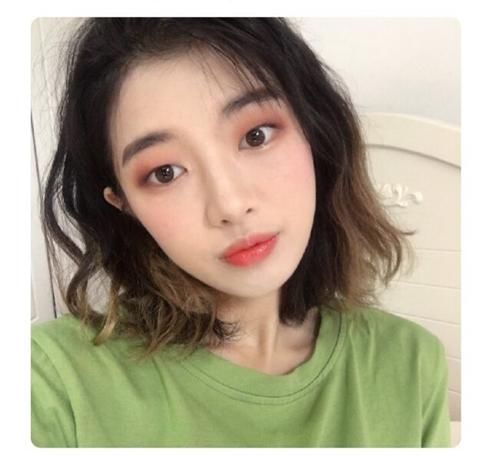 单眼皮肿眼泡有救了！这几个眼妆小技巧，让你的眼睛放大一倍