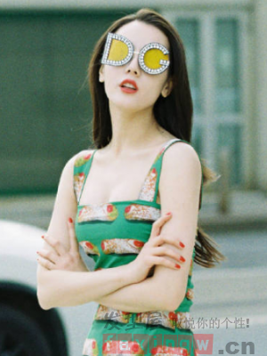 气质迷人中分发型 感受中分带给你的时尚魅力