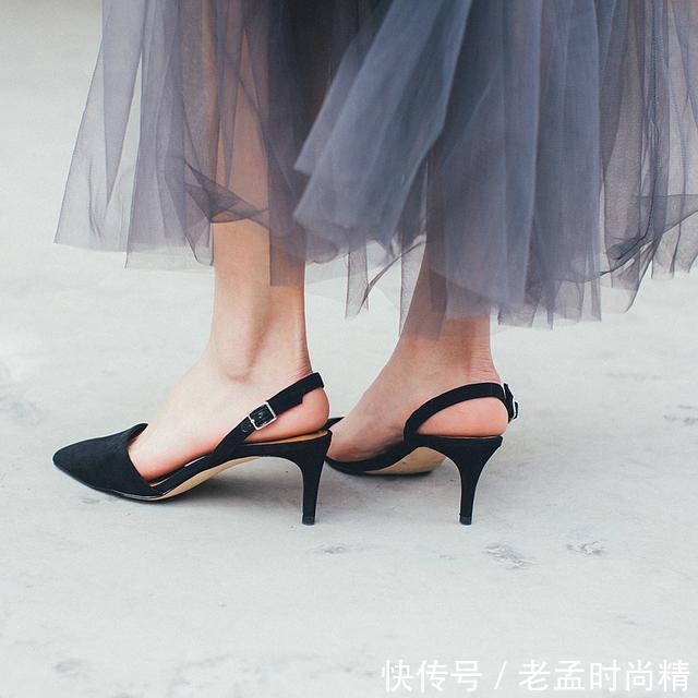  [气质]气质优雅的女人鞋柜里怎么能少了一双尖头高跟单鞋呢