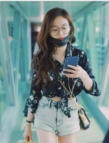 『女性』不同年龄的女性怎么搭配花衬衫?这样穿潮酷减龄,质感优雅全都行
