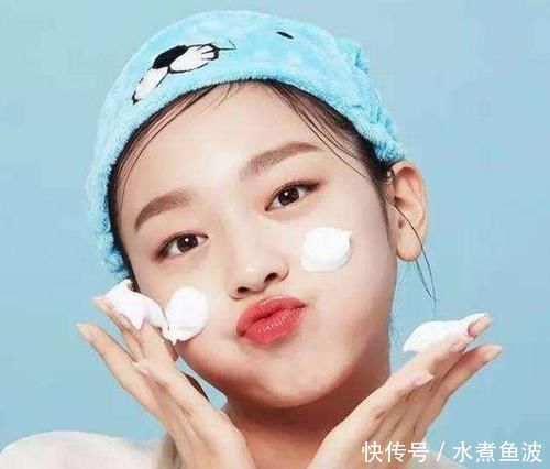 『禁忌』女生洗脸时的3个“禁忌”,难怪脸越洗越丑,尤其第3易长螨虫哦