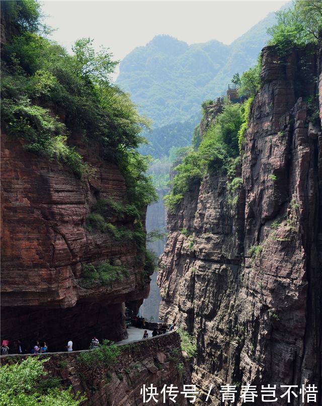 中国最美十大公路之一，郭亮挂壁公路