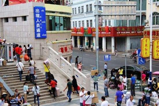 越南人眼中的义乌 每天过条河到中国日赚35