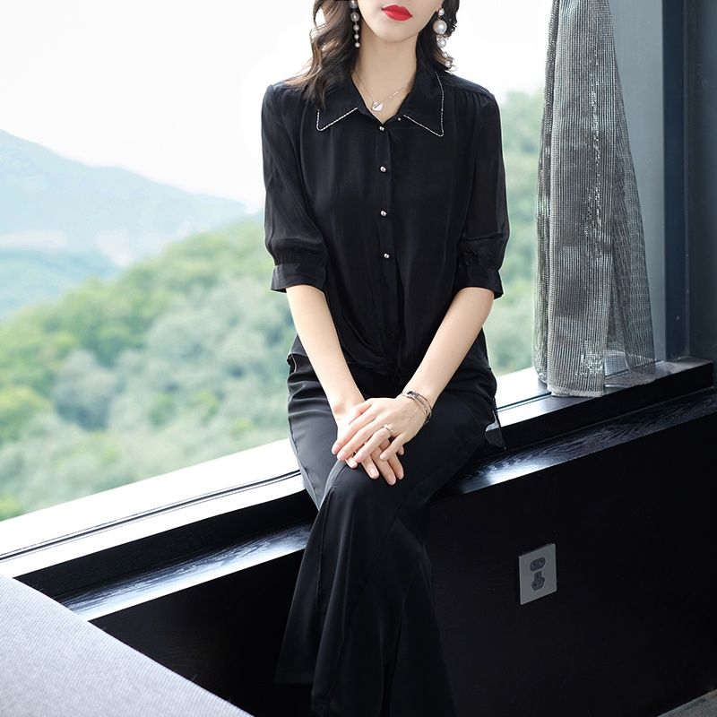 国庆游玩，女人别再裙子配高跟鞋，瞧这样的套装，一款比一款美嫩