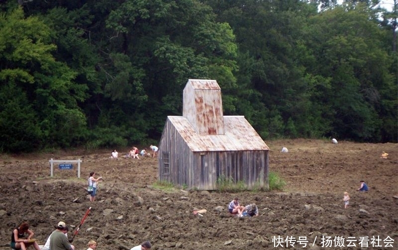 做梦都想发财？机会来了，有一个公园能挖到钻石，挖到就可以带走