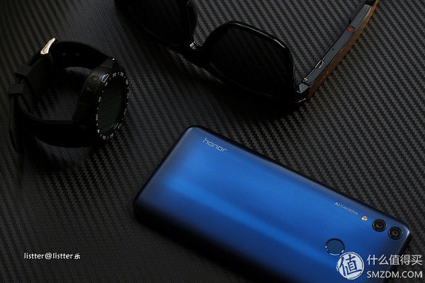 数码测评 篇二:1099元的手机，一篇原创的荣耀畅玩8C蓝色版图赏，好不好看?