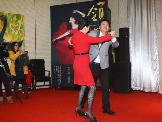 朱军终发律师信追责,但他第一时间做的事却引起网友强烈吐槽!