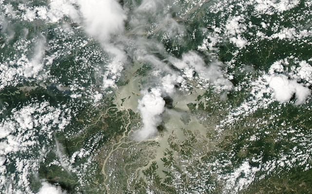 我国最大淡水湖突然变黄变大，NASA卫星照的清清楚楚！这是为何？