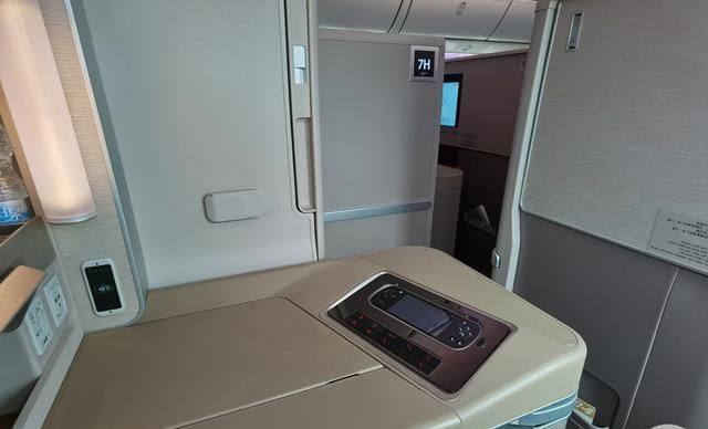  「公司」无奈重新安排行程，却意外打卡东航云南公司的第一架789，值了！