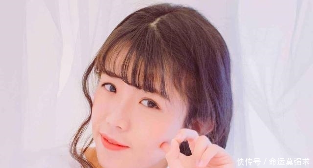「天生」脸上有这五个特征的女生,天生自带浓妆效果,第四个可遇不可求!