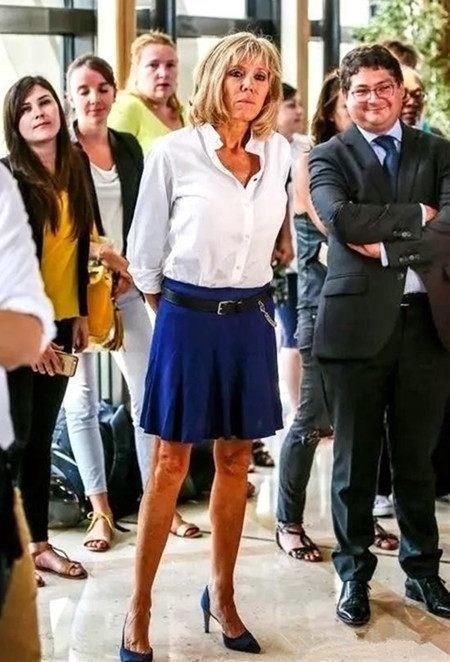 65岁法国第一夫人，穿小短裙，少女心十足！