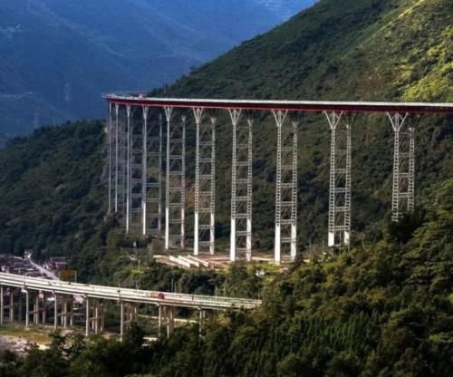  港珠澳大桥：中国又一世界级大桥，比港珠澳大桥雄伟100倍，老外