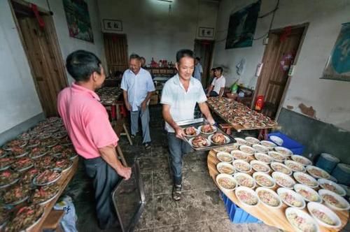 农村又一怪象出现！严重影响农村风气，老农表示也很无奈