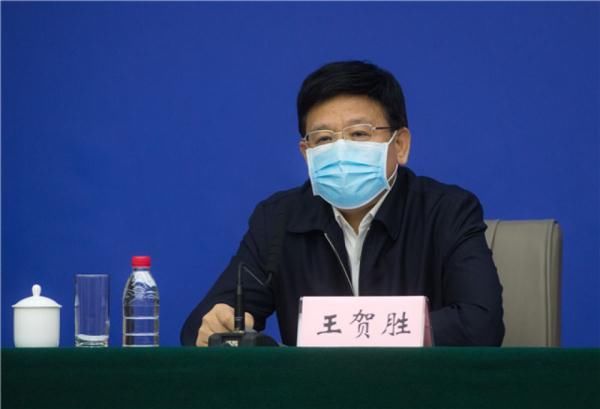  「新增确诊病例」近三天，疫情关键数据变动，背后原因是？